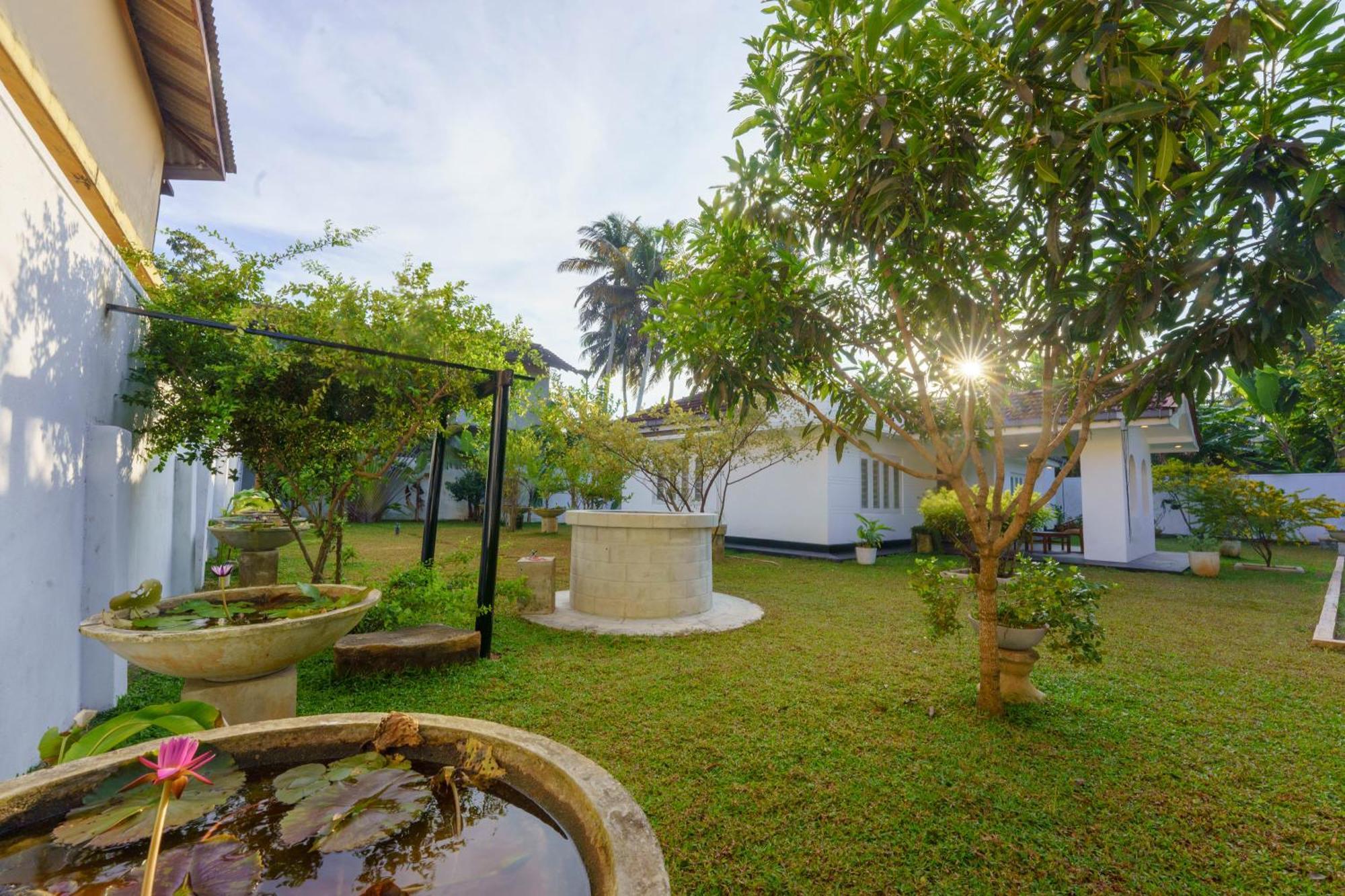 The Embrace Villa Matara Bagian luar foto
